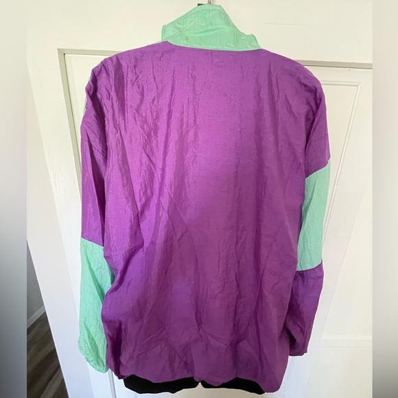 90’s Windbreaker Retro Jacket! 💜💚 - Picture 4 of 10